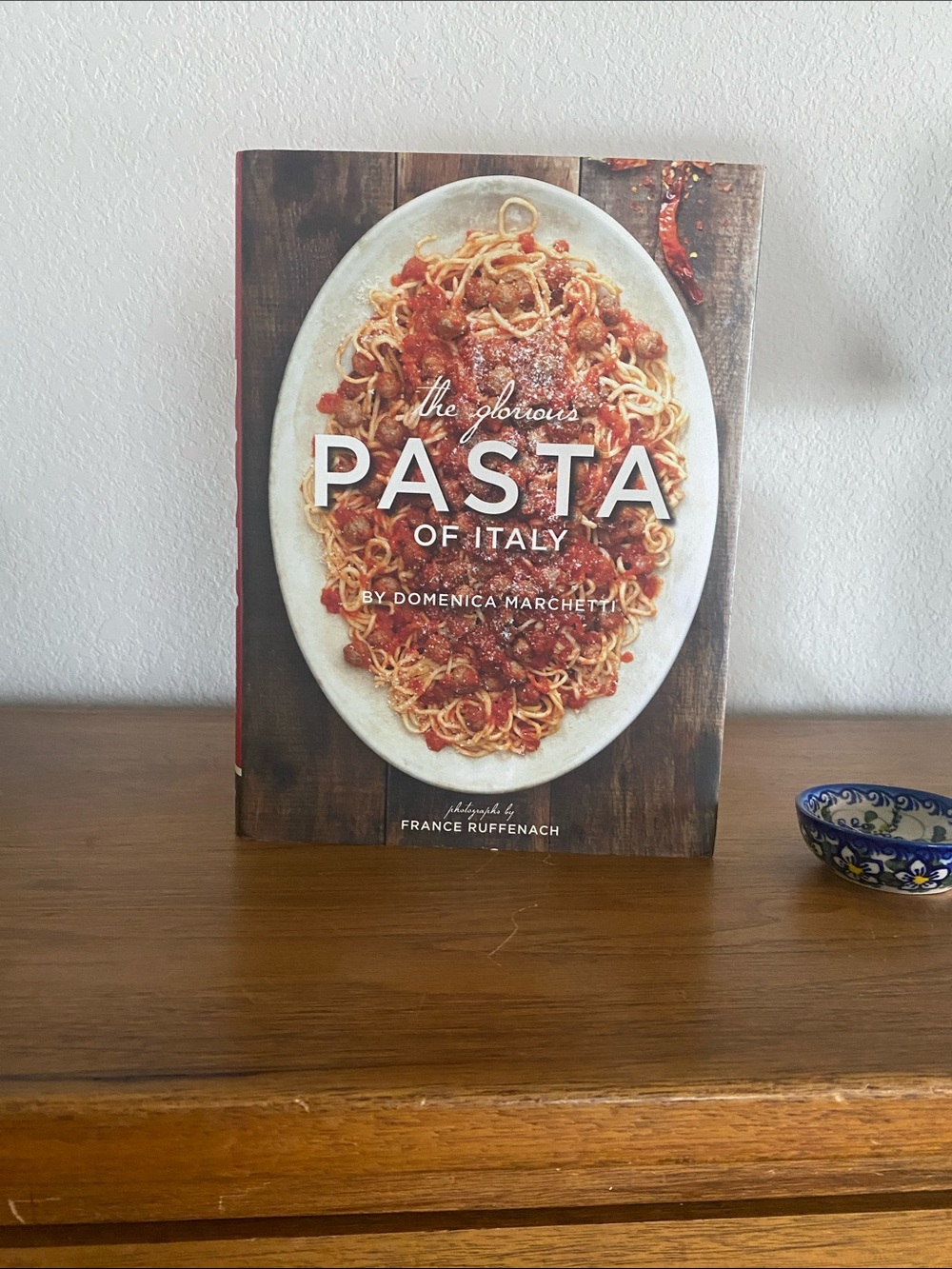 Chronicle Books The Glorious Pasta of Italy - Red Cover